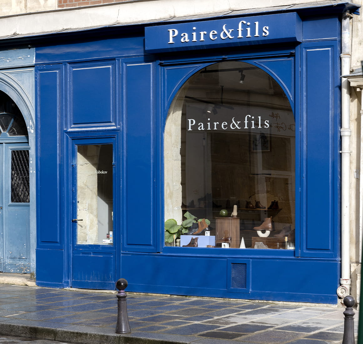 Boutique de Chaussure en Cuir et Daim a Paris Paire Fils