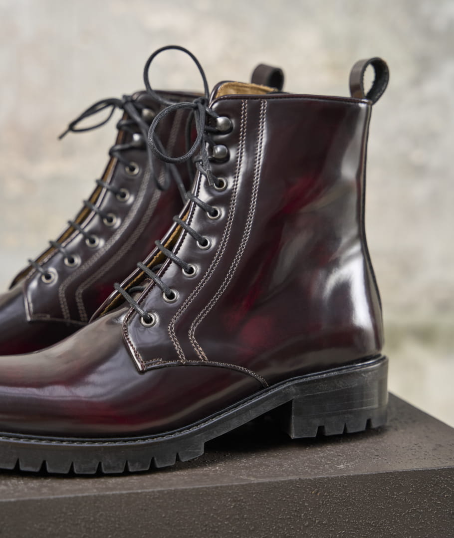 Combat boots Cuir pour Femme La femme terrible en Cuir Bordeaux Paire Fils