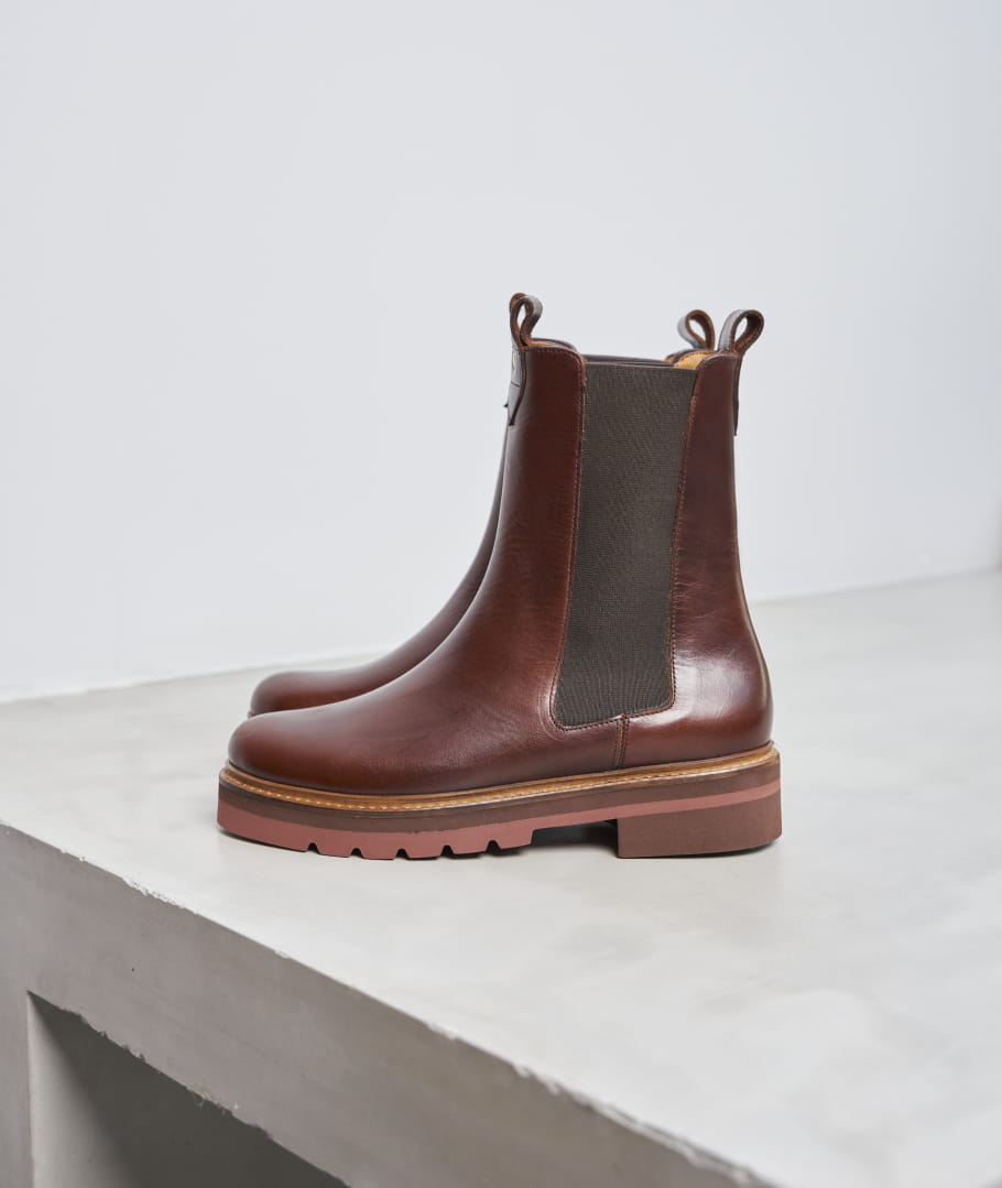 Women s Chelsea Boots La Femme parfaite in Brown Leather Paire Fils