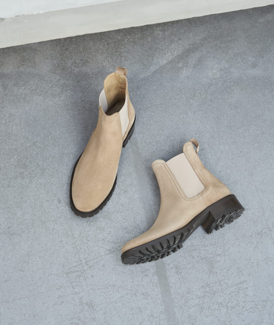 Women s Chelsea Boots La Femme Pressee Commando in Hazelnut Brown Suede Paire Fils