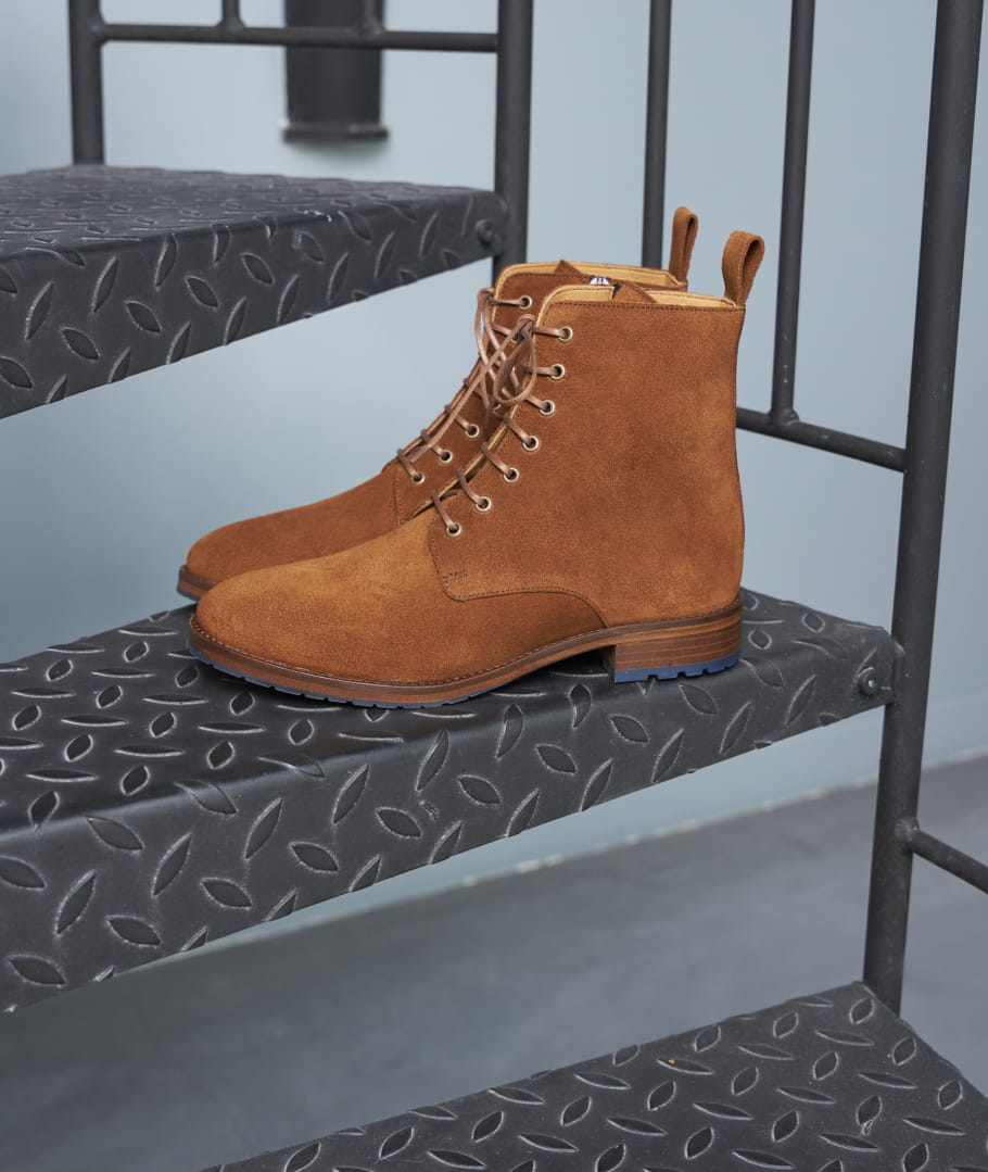 Bottines combats pour femme La Femme Impolie Daim Camel Paire Fils