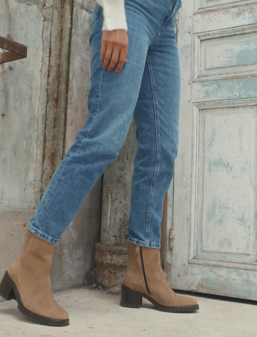 Bottines à Talons pour Femme: La Femme Moderne Daim taupe