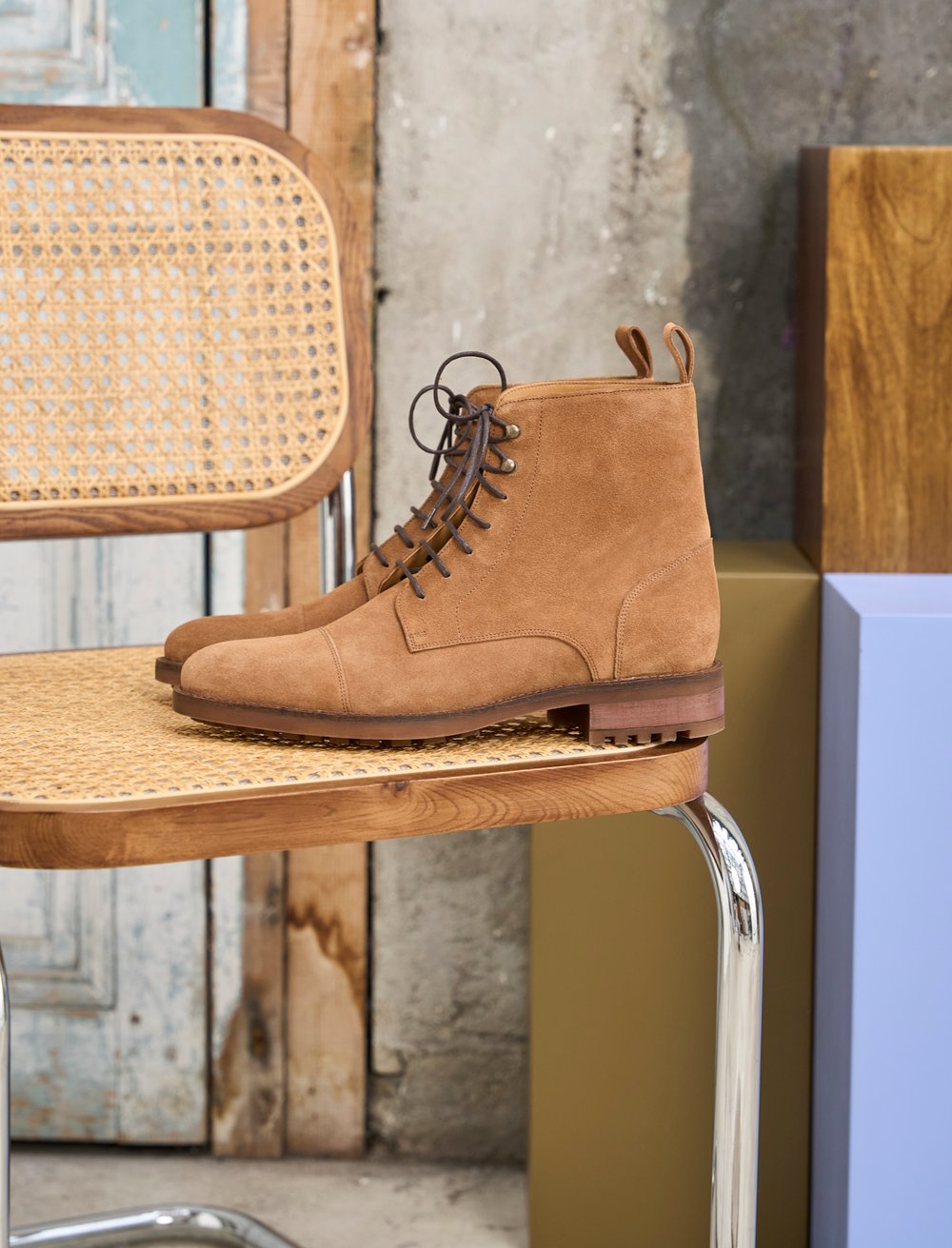 Combat boots for men: L'homme Inconscient in Beige Suede