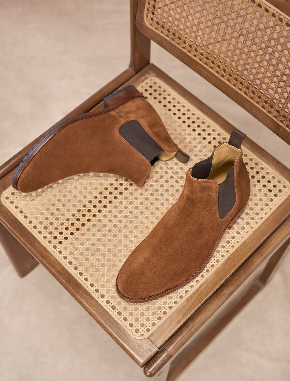 Men's Chelsea Boots: L'Homme Pressé Commando Suede Camel
