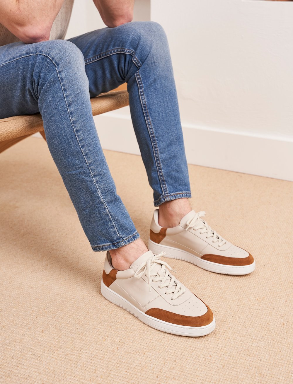 Sneakers Tendance Homme: L'Homme Lucide Cuir Blanc et Daim Havane