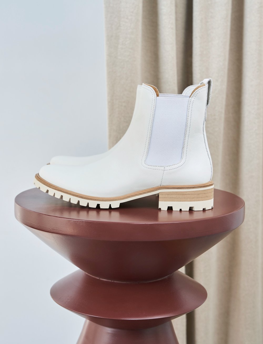 Chelsea Boots Femme: La Femme Pressée Commando en Cuir Blanc