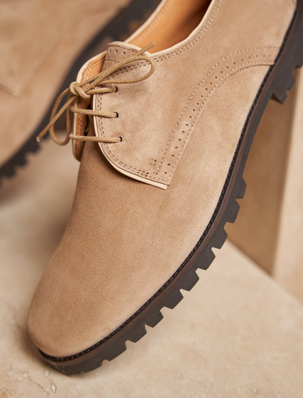 Derbies Confortable pour Homme: L'Homme Élégant Daim Beige Noisette