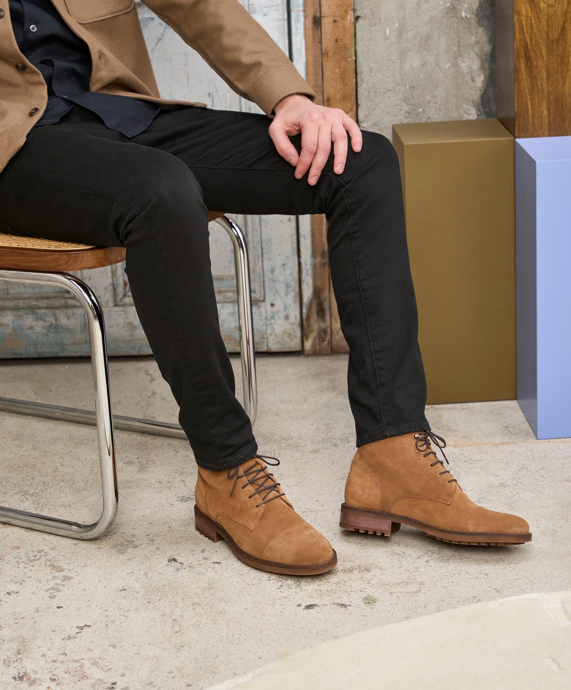 Combat boots for men: L'homme Inconscient in Beige Suede