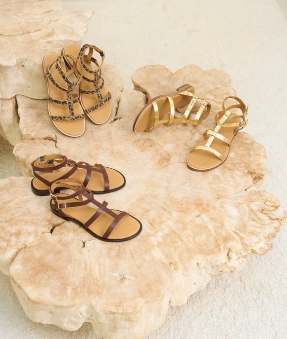 chic sandales plates