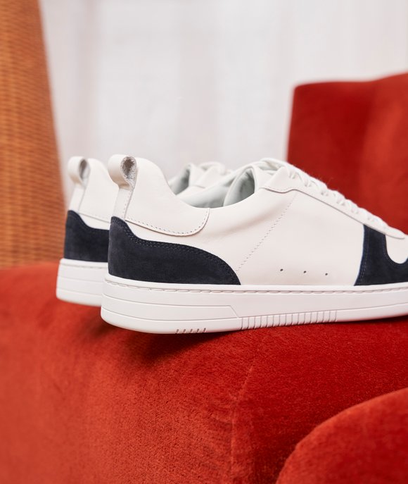 sneakers cuir blanc et bleu marine