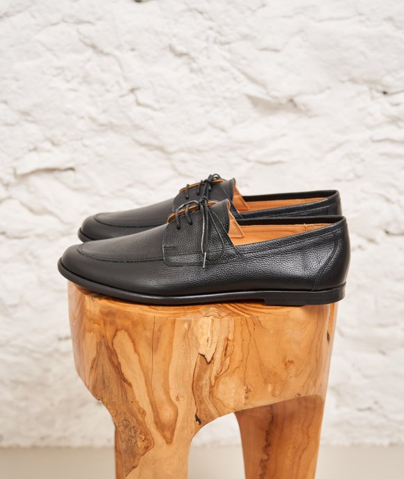 Chaussure habillée paire et fils en cuir noir